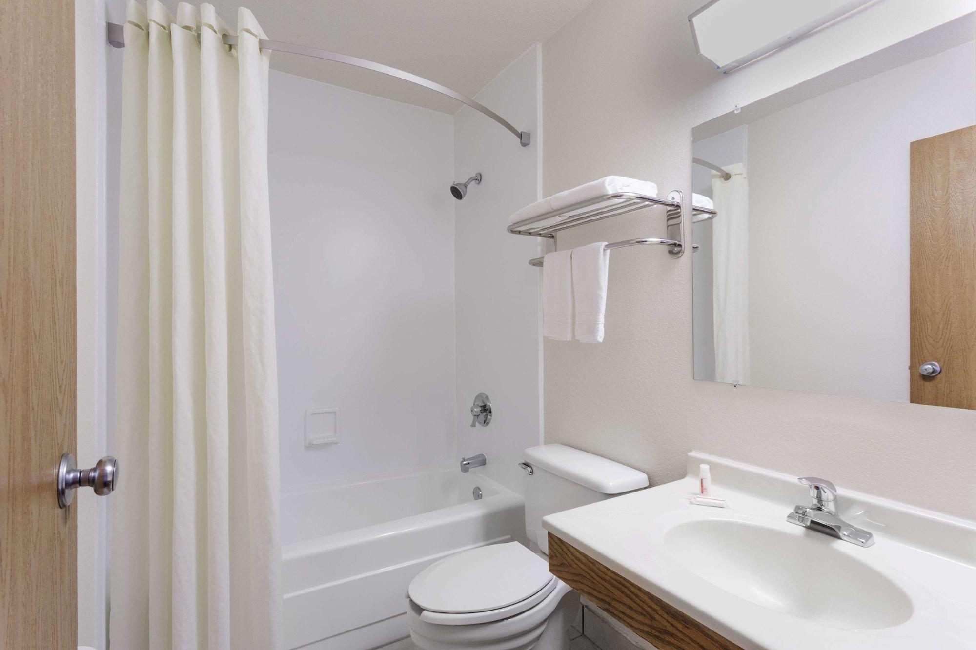 Super 8 By Wyndham Dumfries/Quantico Hotel Room photo