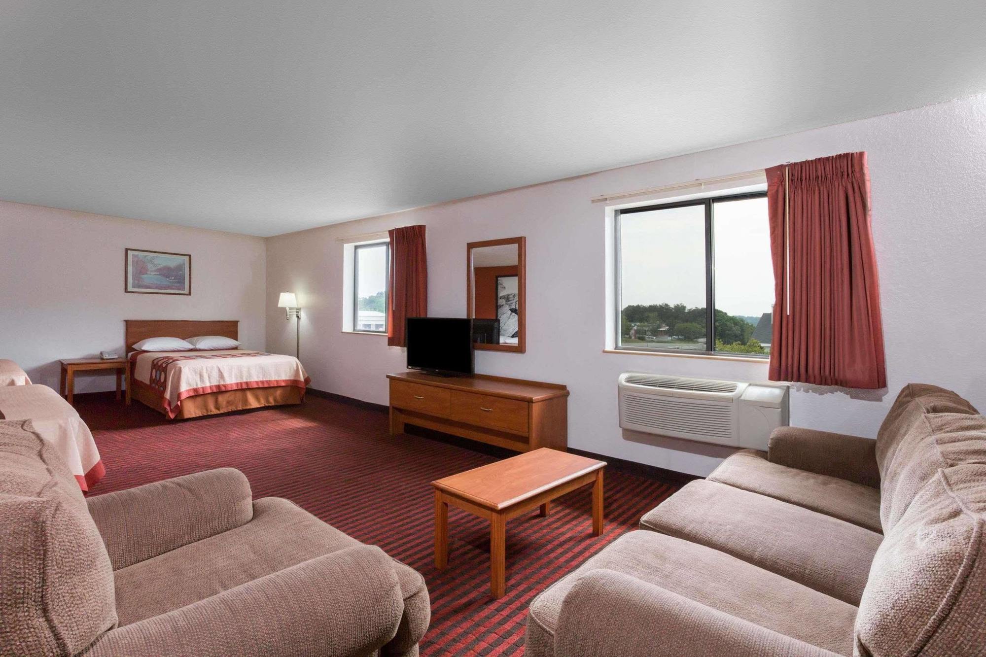 Super 8 By Wyndham Dumfries/Quantico Hotel Exterior photo